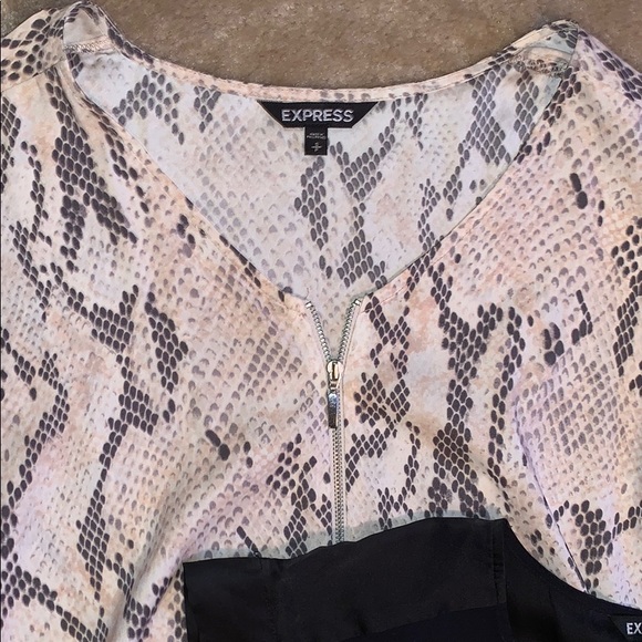 🖤Express Blouse Bundle🖤 - Picture 2 of 4